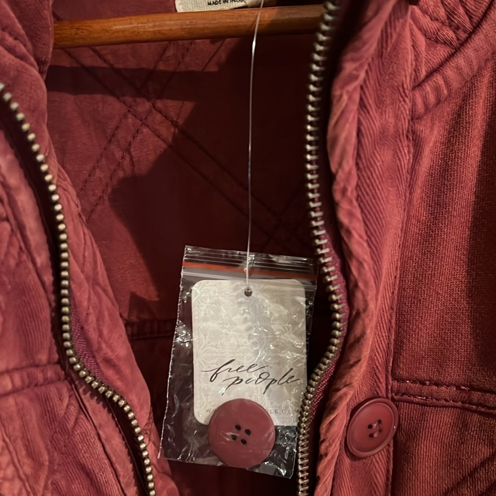 Free People Juno Quilted Jacket in Port color Sz Medium NEW - Picture 12 of 15